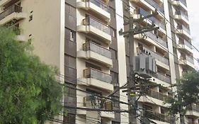 Flat Rua Haddock Lobo 867 com 2 Quartos e Sacada e Enxoval